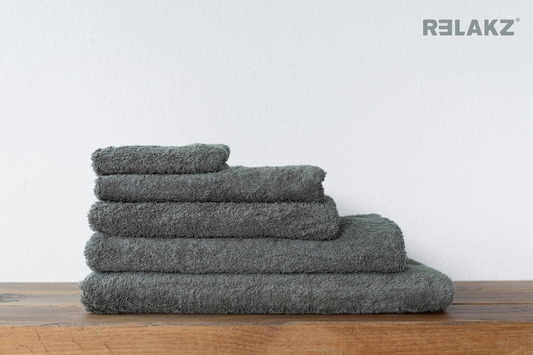 BASIC KATOEN | 550 gsm | Handdoek | Oil Green